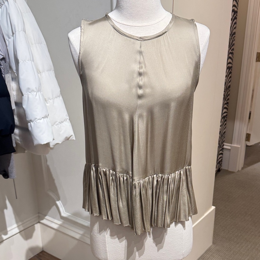 French Silk Elegant Gold Sleeveless Top NWT SZ XS